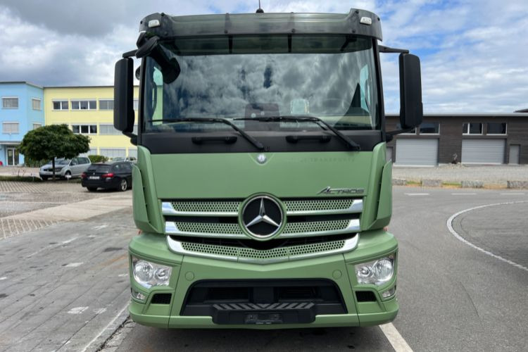 Mercedes-Benz Actros 2543 6x2 - Грузовик-шасси: фото 2 Mercedes-Benz Actros 2543 6x2 - Грузовик-шасси: фото 2