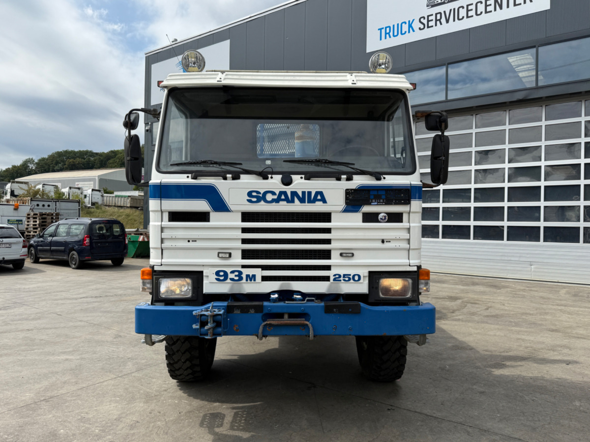 SCANIA 93M 250 4x4 - Грузовик бортовой/ Платформа: фото 2 SCANIA 93M 250 4x4 - Грузовик бортовой/ Платформа: фото 2