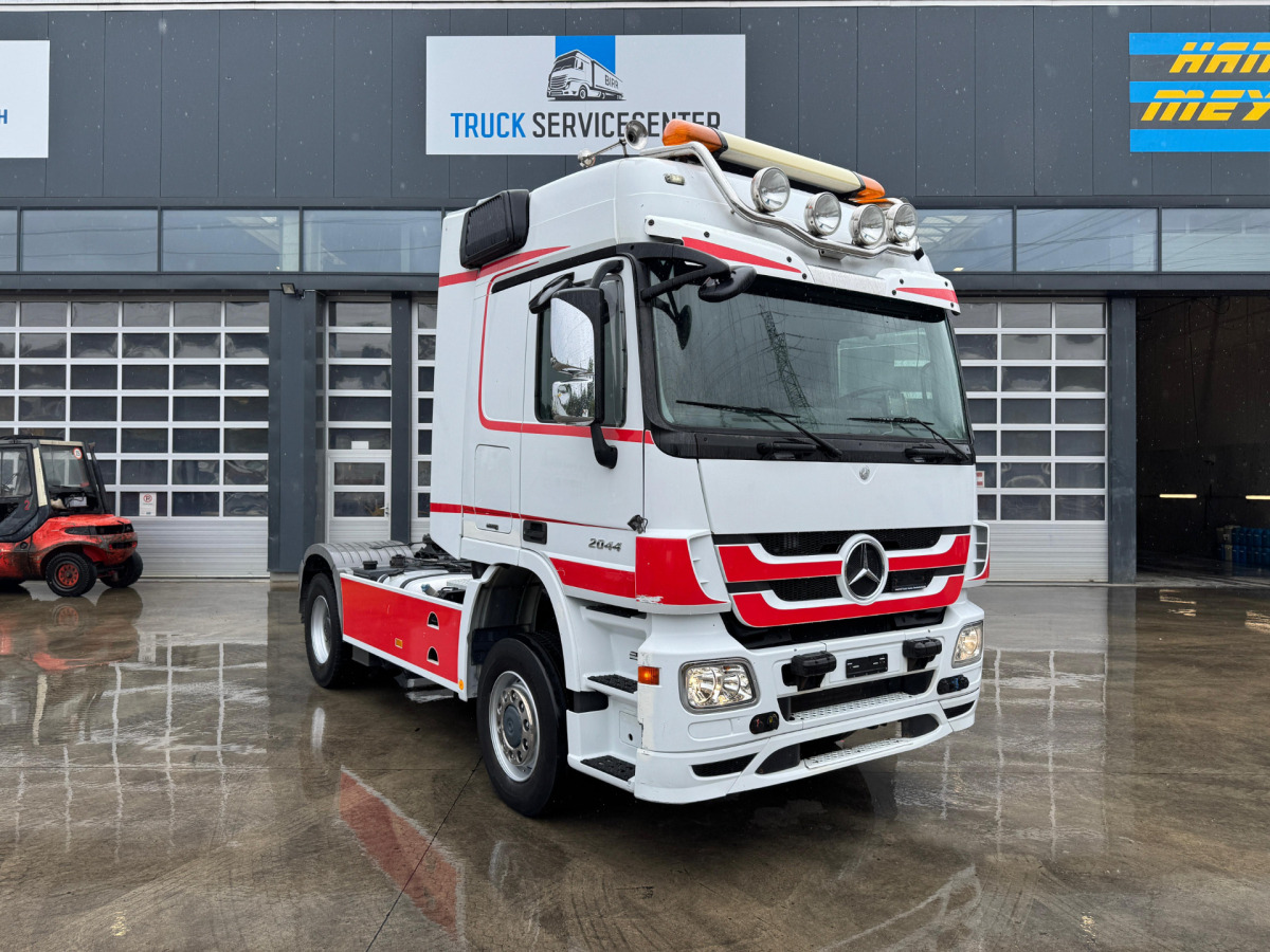 MERCEDES Actros 2044 4x4 - Тягач: фото 3 MERCEDES Actros 2044 4x4 - Тягач: фото 3
