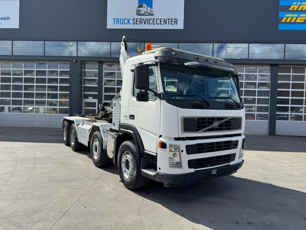 VOLVO FM-440 8x4 Hiab 25T AHK - Крюковой мультилифт: фото 3 VOLVO FM-440 8x4 Hiab 25T AHK - Крюковой мультилифт: фото 3
