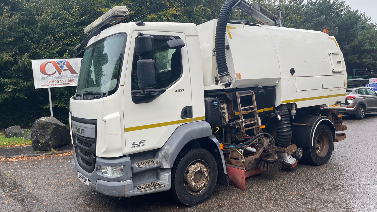 DAF LF 220 - Подметально-уборочная машина: фото 2 DAF LF 220 - Подметально-уборочная машина: фото 2