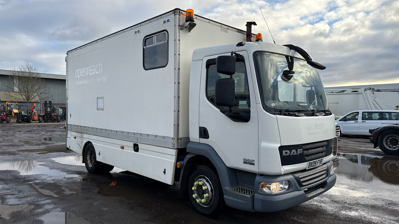 DAF LF 45.180 - Грузовик с закрытым кузовом, Коммунальная/ Специальная техника: фото 1 DAF LF 45.180 - Грузовик с закрытым кузовом, Коммунальная/ Специальная техника: фото 1