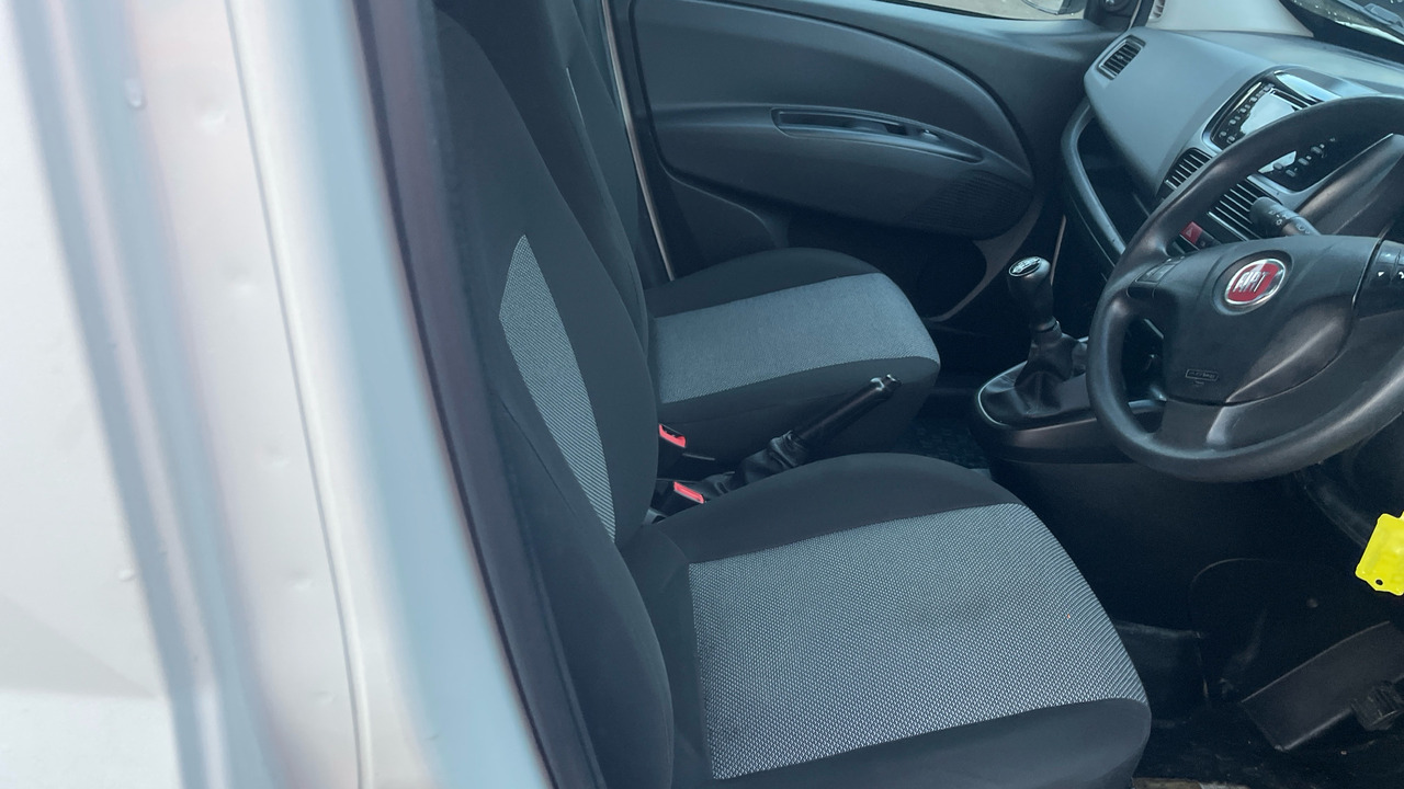 FIAT DOBLO 1.3 16V - Легковой фургон: фото 5 FIAT DOBLO 1.3 16V - Легковой фургон: фото 5