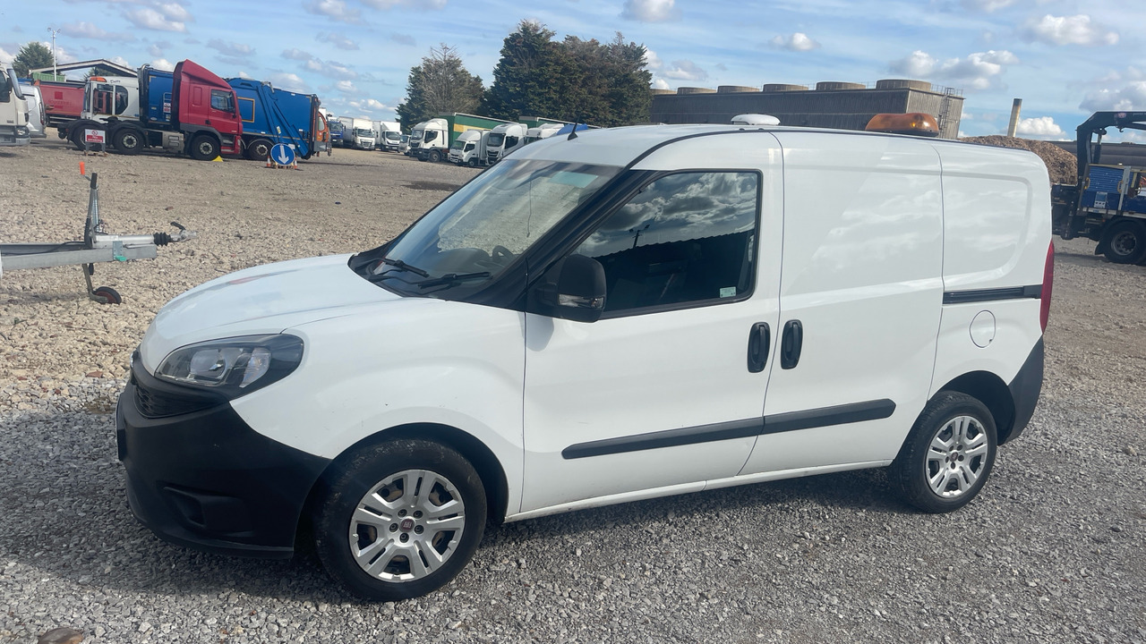 FIAT DOBLO 1.3 Multijet 16V 95PS - Легковой фургон: фото 2 FIAT DOBLO 1.3 Multijet 16V 95PS - Легковой фургон: фото 2