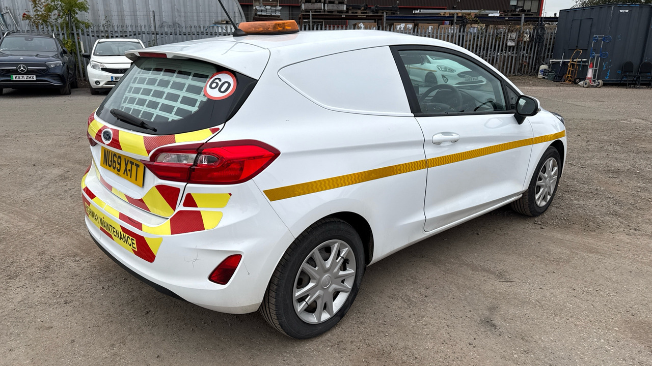 FORD FIESTA 1.5 TDCi - Легковой автомобиль: фото 4 FORD FIESTA 1.5 TDCi - Легковой автомобиль: фото 4