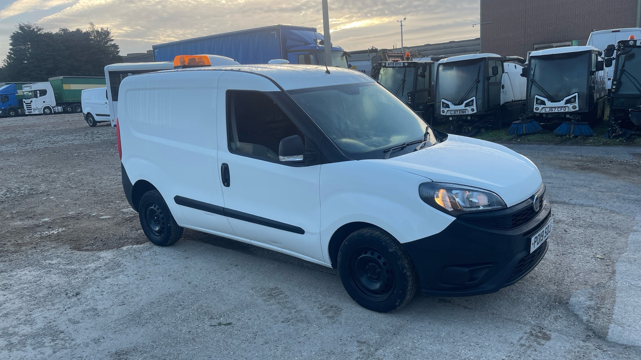 Fiat Doblo CARGO 1.3 MULTIJET 95PS - Легковой фургон: фото 1 Fiat Doblo CARGO 1.3 MULTIJET 95PS - Легковой фургон: фото 1