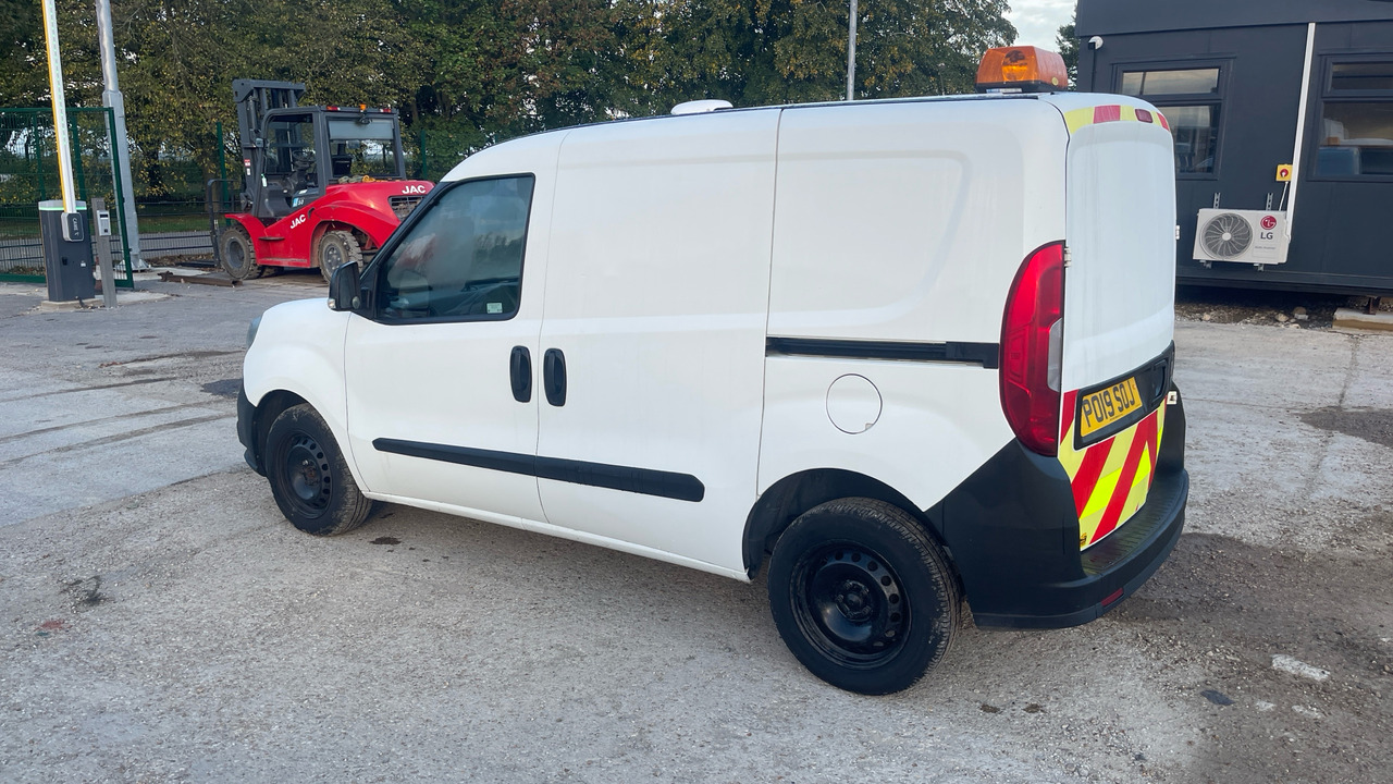 Fiat Doblo CARGO 1.3 MULTIJET 95PS - Легковой фургон: фото 3 Fiat Doblo CARGO 1.3 MULTIJET 95PS - Легковой фургон: фото 3