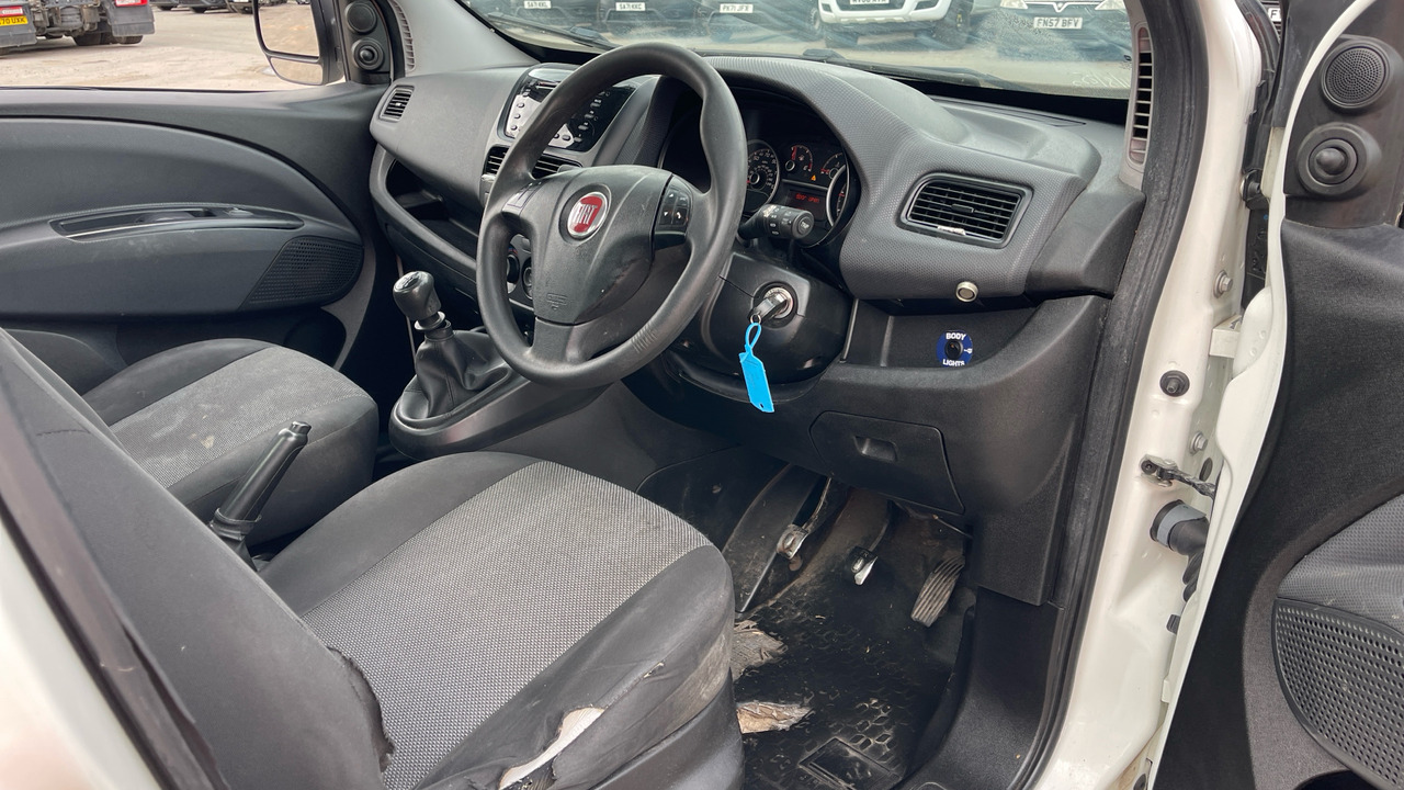 Fiat Doblo CARGO 16V 1.6 MULTIJET - Малотоннажный бортовой грузовик: фото 5 Fiat Doblo CARGO 16V 1.6 MULTIJET - Малотоннажный бортовой грузовик: фото 5