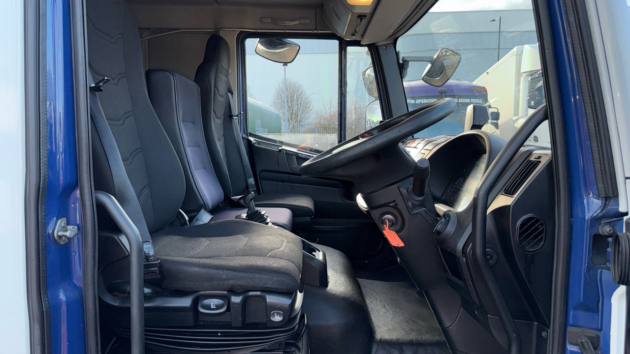 IVECO EUROCARGO 120E - Тентованный грузовик: фото 5 IVECO EUROCARGO 120E - Тентованный грузовик: фото 5