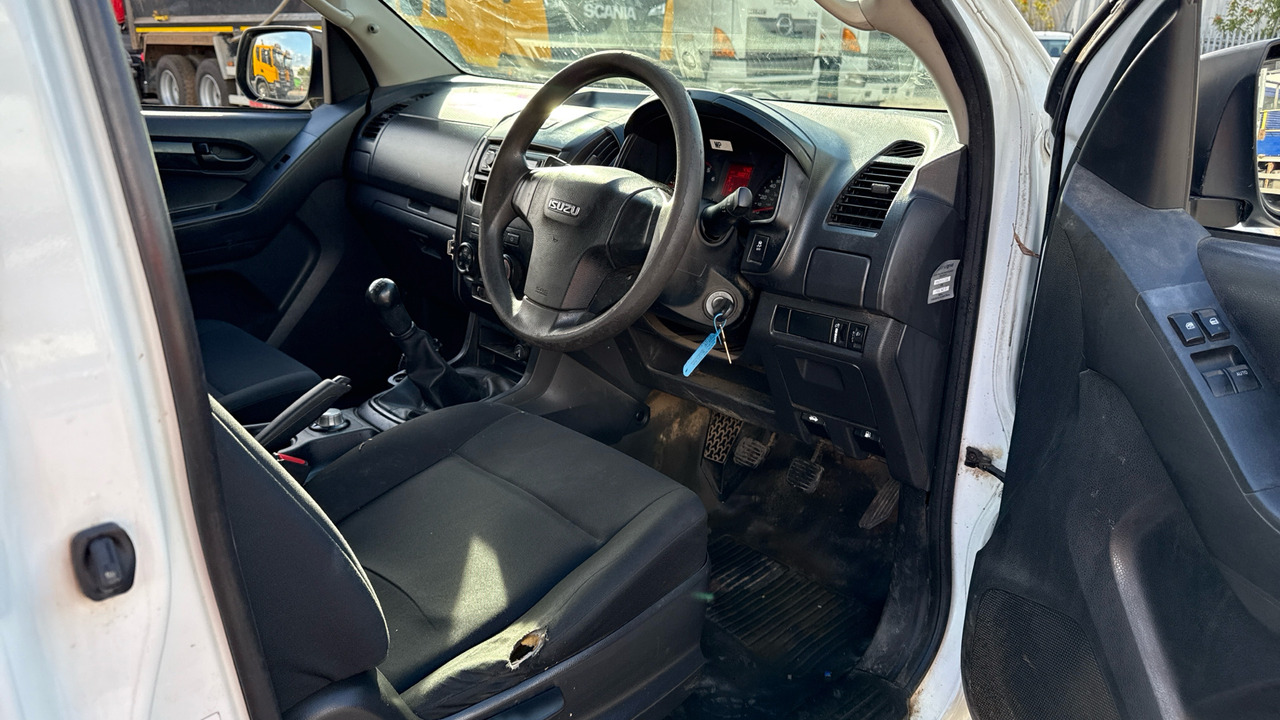 Isuzu D-Max 2.5 TD TURBO - Пикап, Грузопассажирский фургон: фото 5 Isuzu D-Max 2.5 TD TURBO - Пикап, Грузопассажирский фургон: фото 5