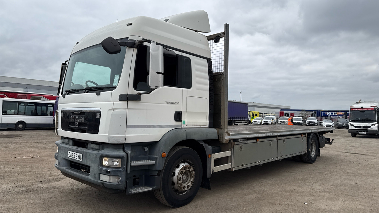 MAN TG-M 18.250 - Грузовик бортовой/ Платформа: фото 2 MAN TG-M 18.250 - Грузовик бортовой/ Платформа: фото 2