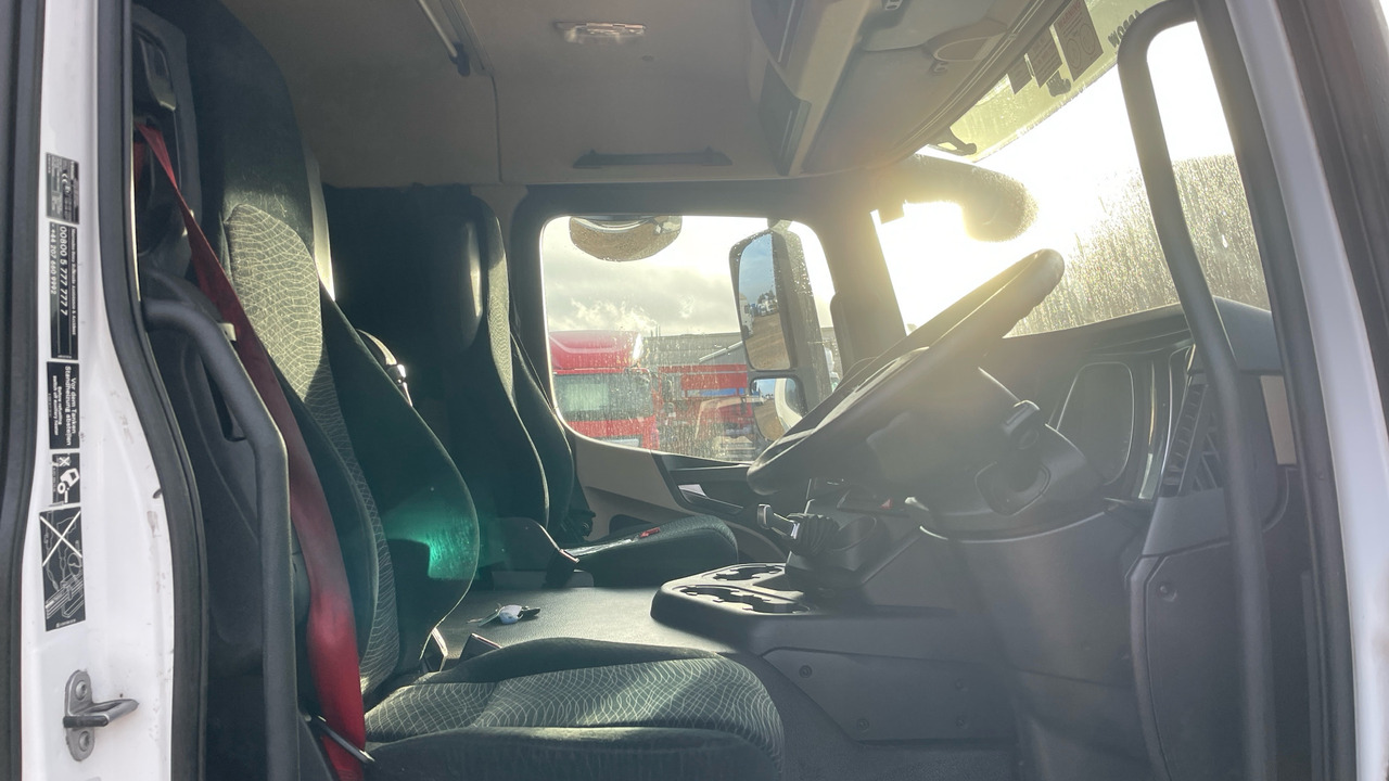 Mercedes-Benz Actros 1824 - Тентованный грузовик: фото 5 Mercedes-Benz Actros 1824 - Тентованный грузовик: фото 5