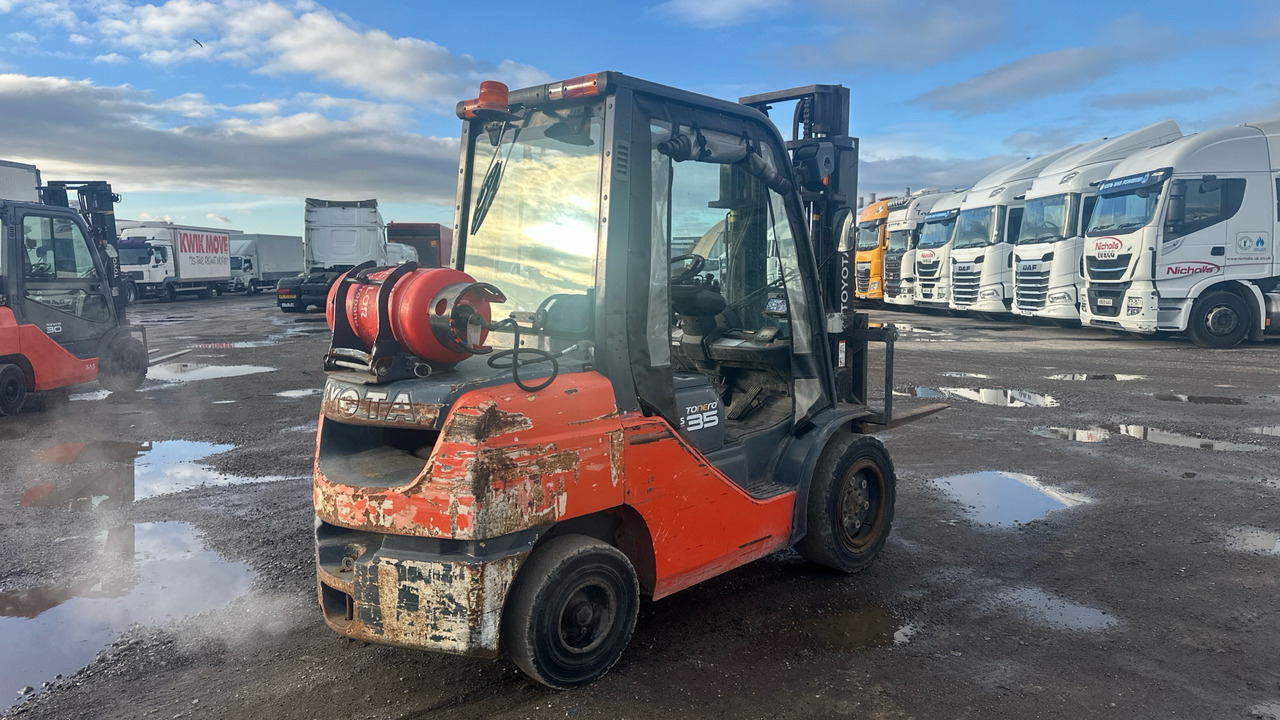 TOYOTA TONERO 35 - Газовый погрузчик: фото 4 TOYOTA TONERO 35 - Газовый погрузчик: фото 4