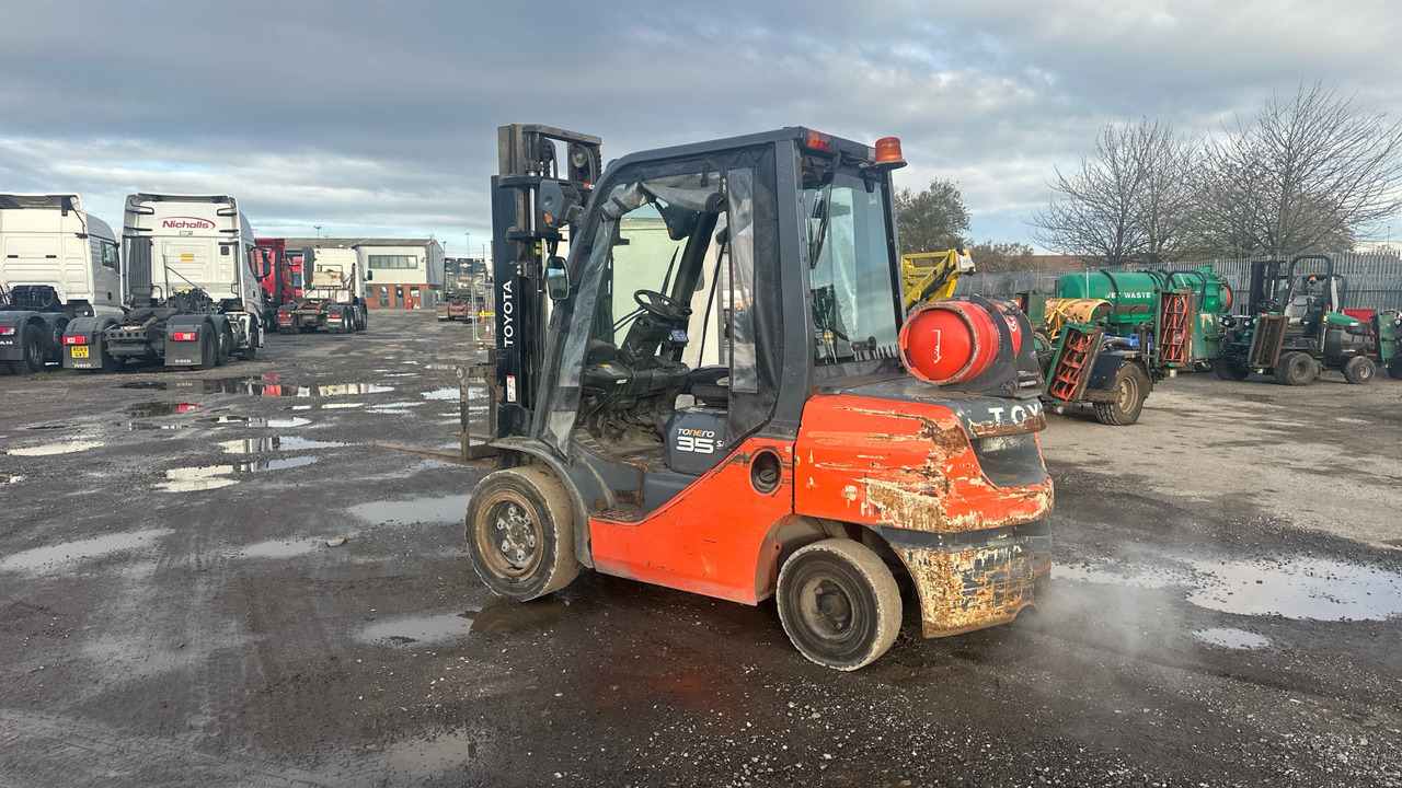 TOYOTA TONERO 35 - Газовый погрузчик: фото 3 TOYOTA TONERO 35 - Газовый погрузчик: фото 3