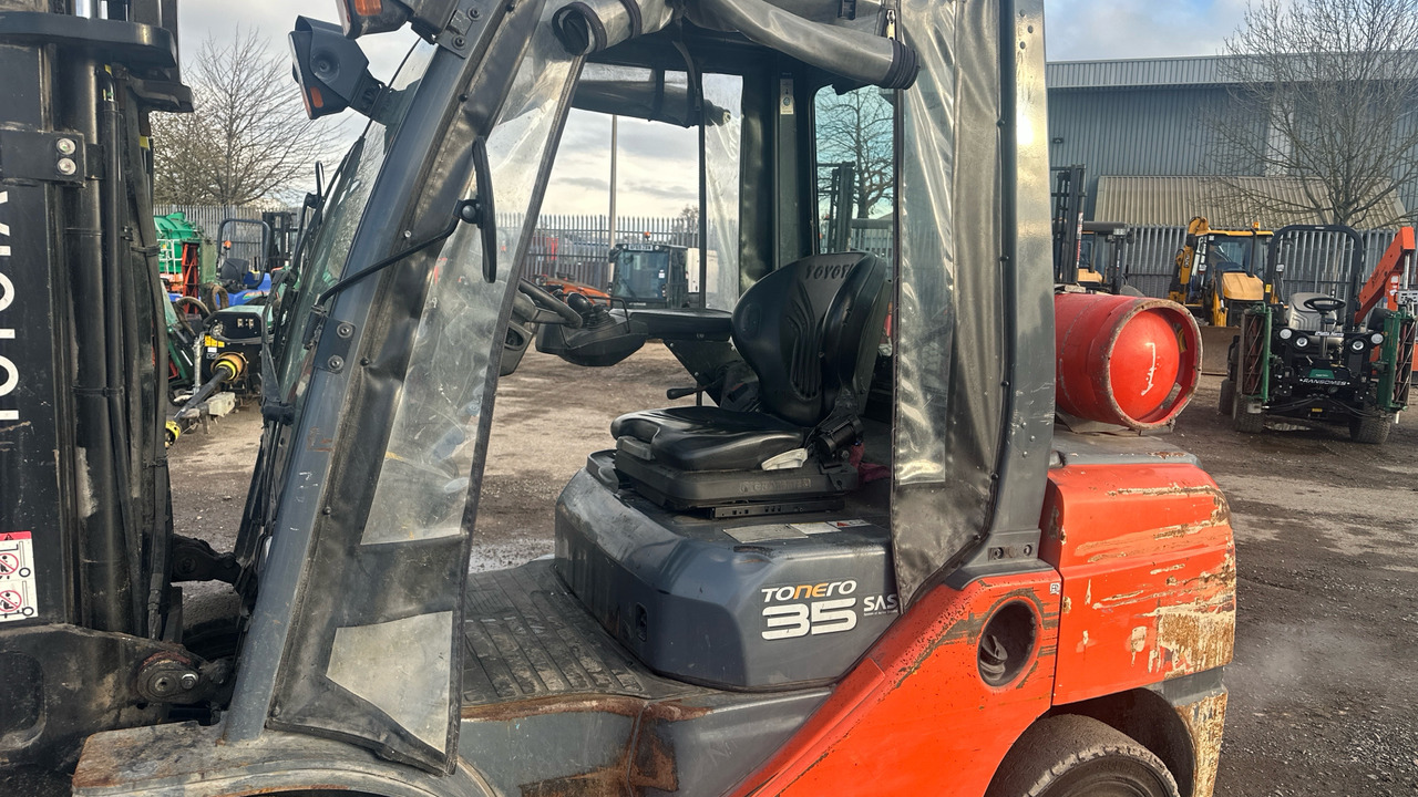 TOYOTA TONERO 35 - Газовый погрузчик: фото 5 TOYOTA TONERO 35 - Газовый погрузчик: фото 5