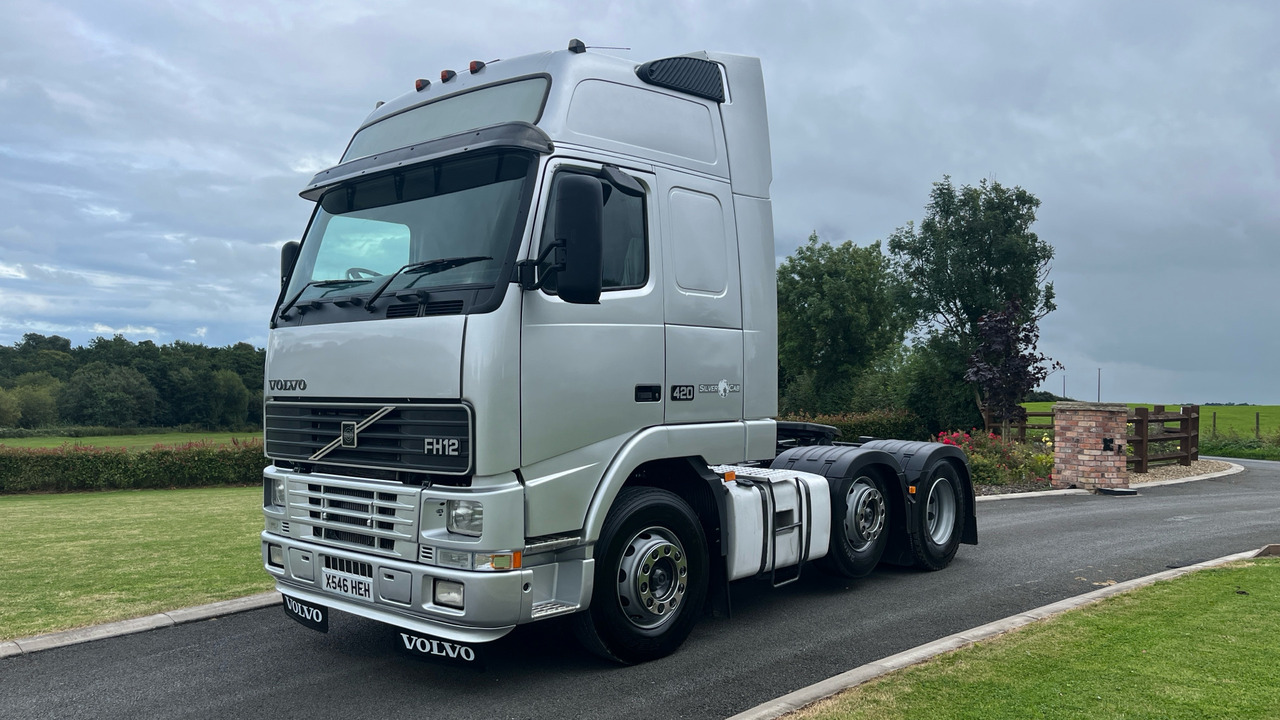 VOLVO FH12.420 SILVER EDITION - XL GLOBETROTTER - Тягач: фото 2 VOLVO FH12.420 SILVER EDITION - XL GLOBETROTTER - Тягач: фото 2