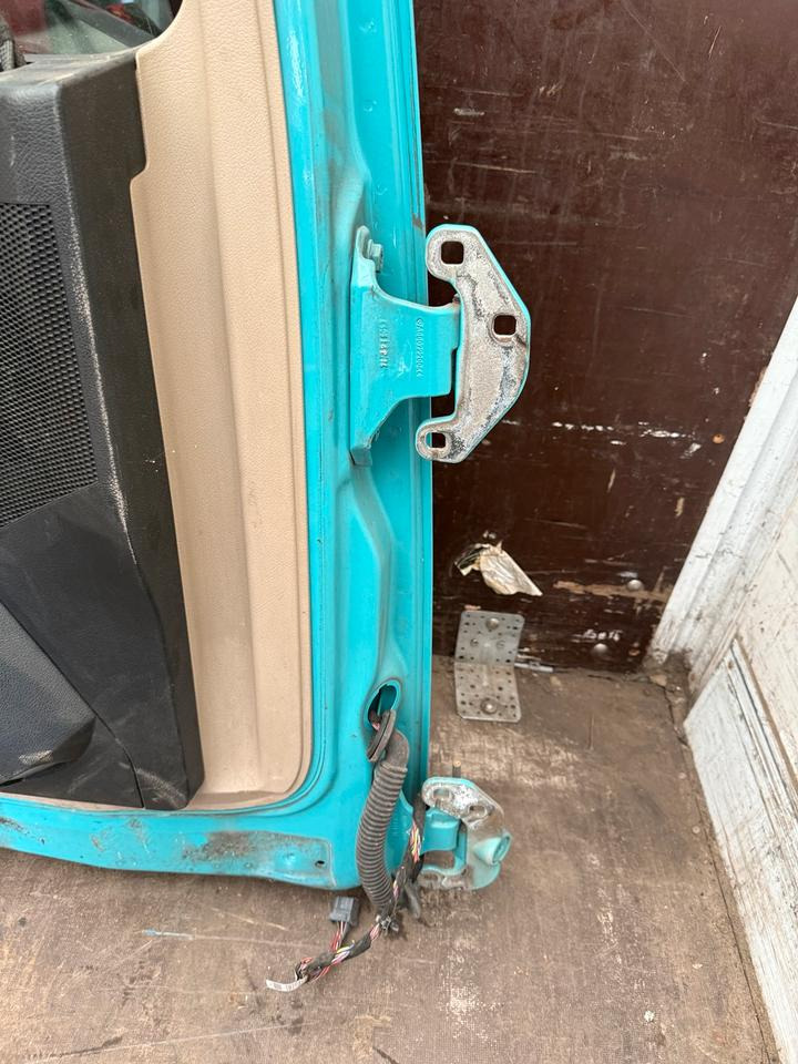 ACTROS MP4 Fahrertür Blau Spiegel Innenverkleidung LN 44 - Дверь и запчасти для Грузовиков: фото 3 ACTROS MP4 Fahrertür Blau Spiegel Innenverkleidung LN 44 - Дверь и запчасти для Грузовиков: фото 3