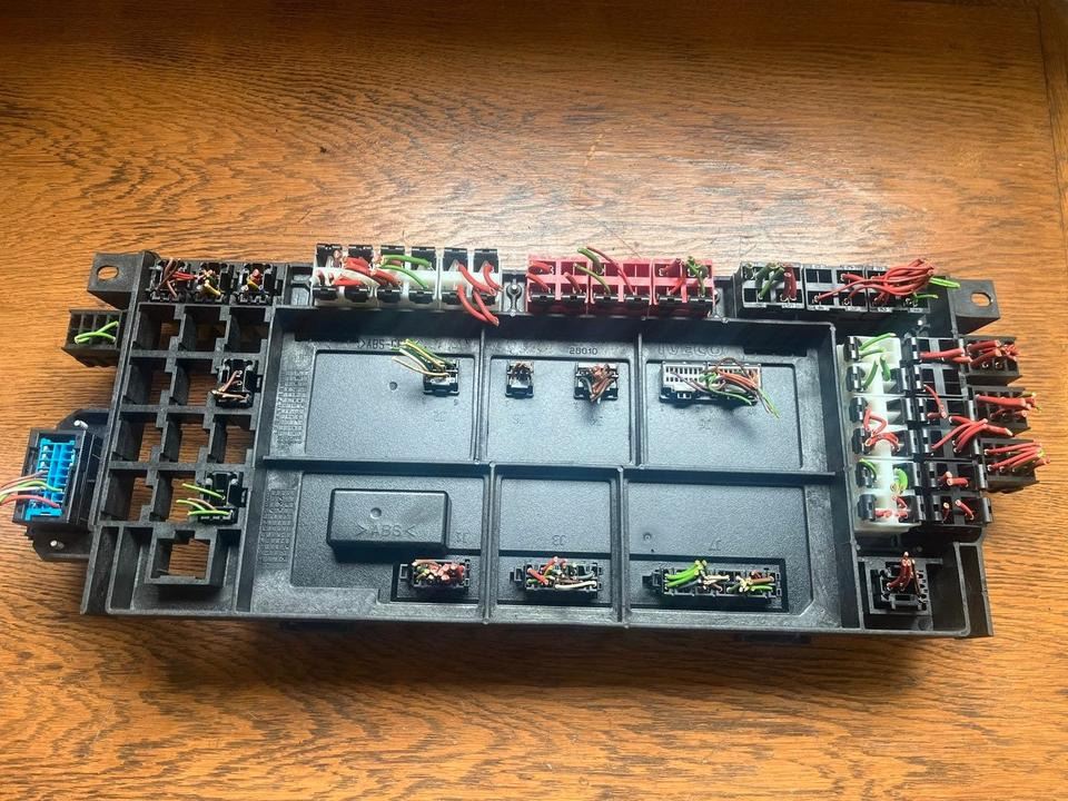 IVECO Sicherungskasten Multiplex System Body Computer 504360323 - Предохранитель для Грузовиков: фото 3 IVECO Sicherungskasten Multiplex System Body Computer 504360323 - Предохранитель для Грузовиков: фото 3