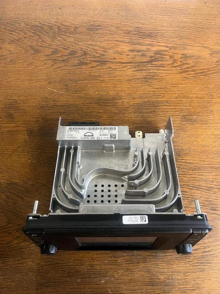 MAN EU6 Radio/Navigationssystem 81.28100-6029 - Система навигации для Грузовиков: фото 4 MAN EU6 Radio/Navigationssystem 81.28100-6029 - Система навигации для Грузовиков: фото 4