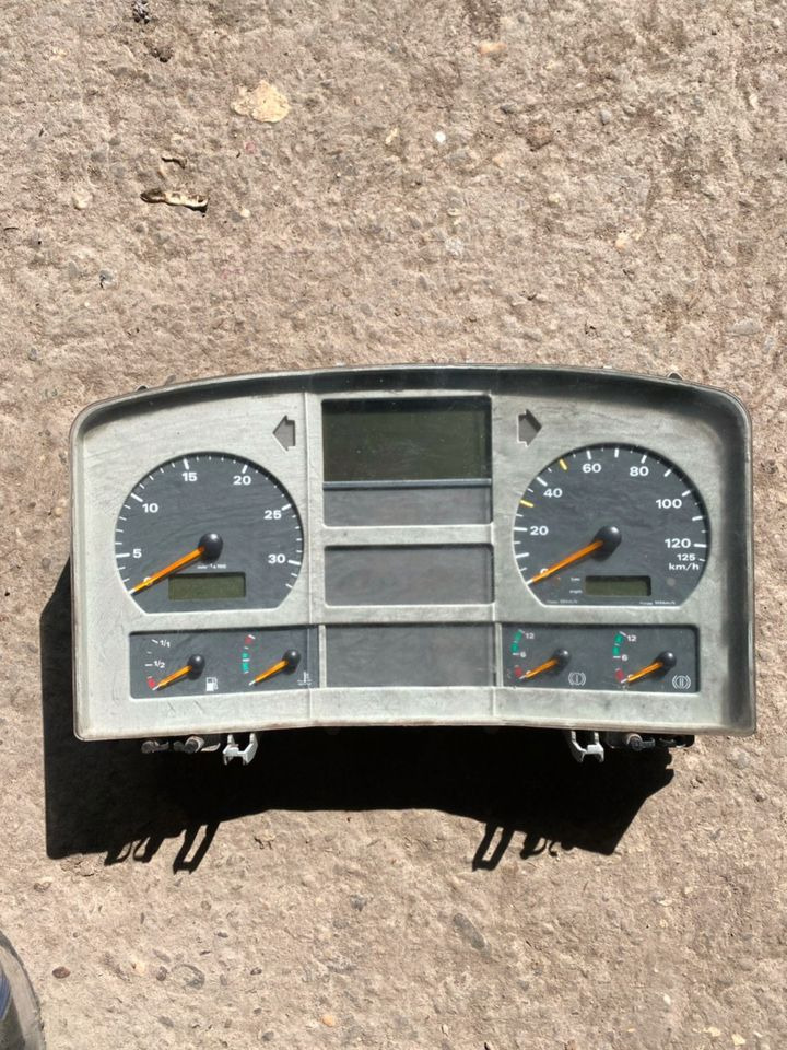 MAN Kombiinstrument Tacho 81272026127 - Тахограф для Грузовиков: фото 1 MAN Kombiinstrument Tacho 81272026127 - Тахограф для Грузовиков: фото 1