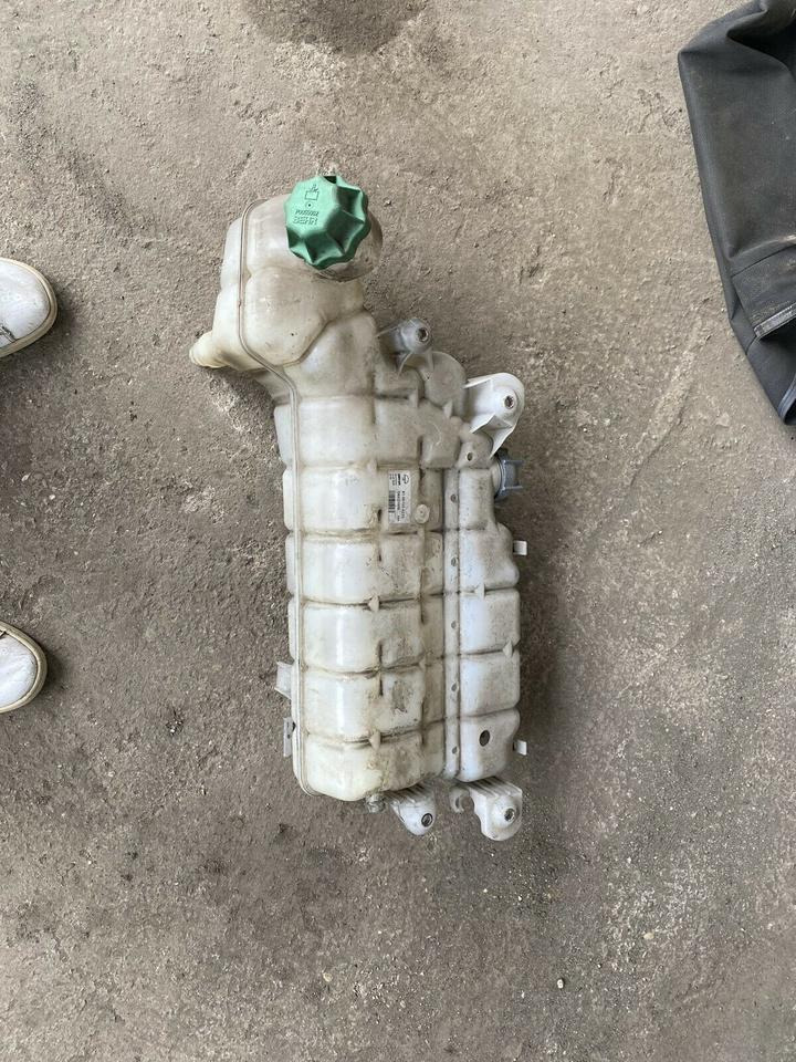 MAN TGL Ausgleichsbehälter Kühlmittel 81061026228 81061026233 - Расширительный бачок для Грузовиков: фото 1 MAN TGL Ausgleichsbehälter Kühlmittel 81061026228 81061026233 - Расширительный бачок для Грузовиков: фото 1