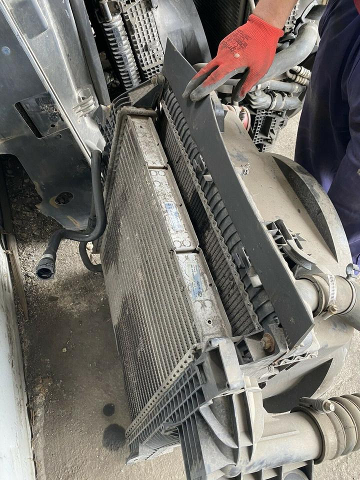 MAN TGL Kühlerpaket Wasserkühler Radiator Kühler - Радиатор для Грузовиков: фото 2 MAN TGL Kühlerpaket Wasserkühler Radiator Kühler - Радиатор для Грузовиков: фото 2