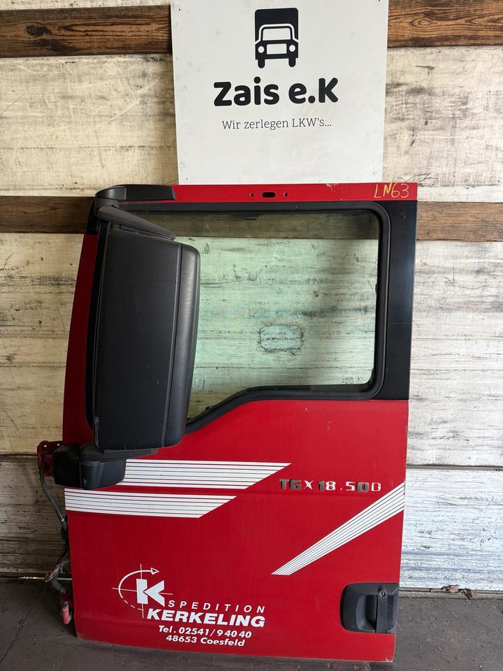 MAN TGX Fahrertür Rot Spiegel Innenverkleidung LN 63 - Дверь и запчасти для Грузовиков: фото 1 MAN TGX Fahrertür Rot Spiegel Innenverkleidung LN 63 - Дверь и запчасти для Грузовиков: фото 1
