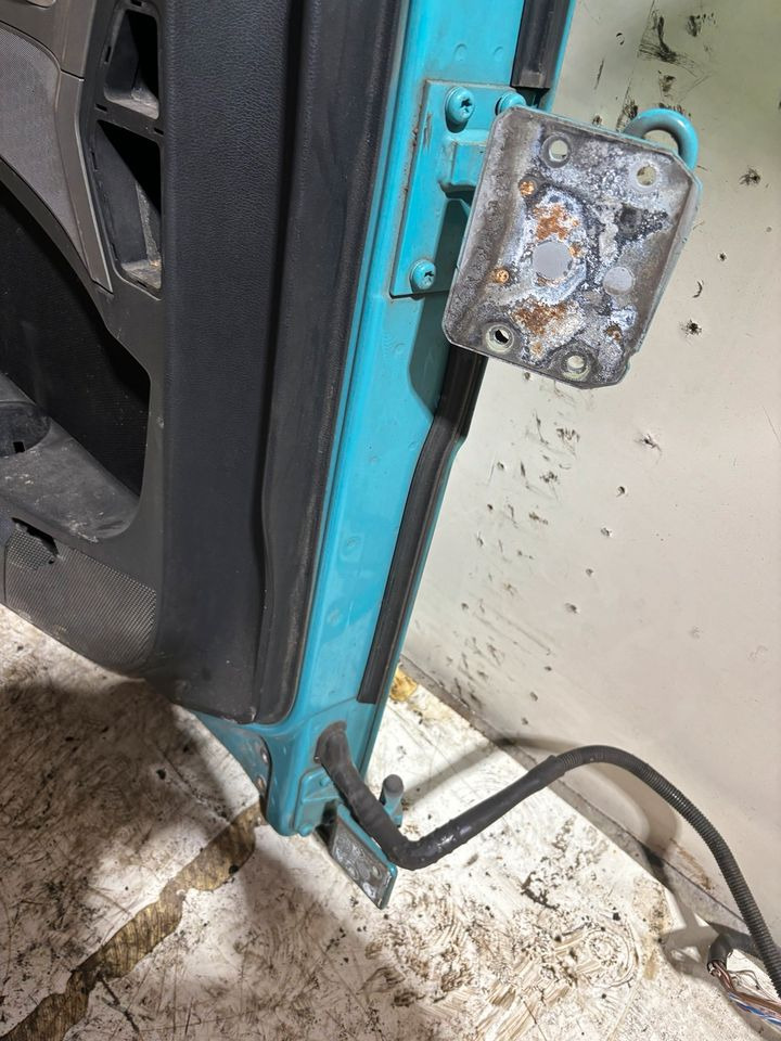 MAN TGX Fahrertür, Tür Türkis, Innenverkleidung LN 09 - Дверь и запчасти для Грузовиков: фото 5 MAN TGX Fahrertür, Tür Türkis, Innenverkleidung LN 09 - Дверь и запчасти для Грузовиков: фото 5