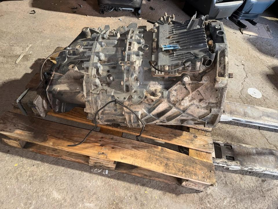 MAN ZF ASTRONIC Getriebe 12 AS 2301 + Nebenantrieb - Коробка передач для Грузовиков: фото 3 MAN ZF ASTRONIC Getriebe 12 AS 2301 + Nebenantrieb - Коробка передач для Грузовиков: фото 3