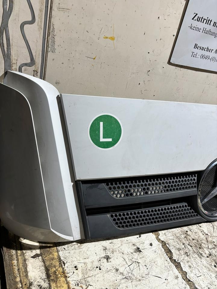 Mercedes Actros MP4 Motorhaube A9607500409 - Капот для Грузовиков: фото 2 Mercedes Actros MP4 Motorhaube A9607500409 - Капот для Грузовиков: фото 2