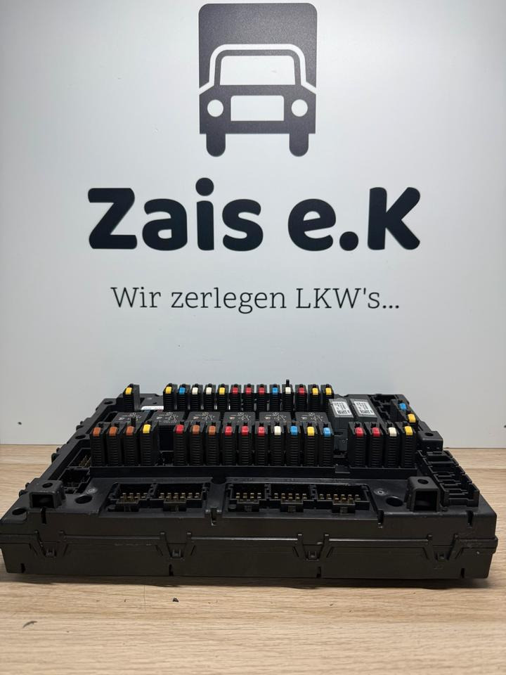 Mercedes Actros MP4 SAM Cabin Sicherungskasten A0014462758 - Предохранитель: фото 1 Mercedes Actros MP4 SAM Cabin Sicherungskasten A0014462758 - Предохранитель: фото 1