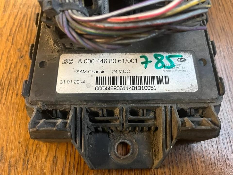 Mercedes Actros MP4 SAM Modul A0004468061 - Электрическая система для Грузовиков: фото 2 Mercedes Actros MP4 SAM Modul A0004468061 - Электрическая система для Грузовиков: фото 2