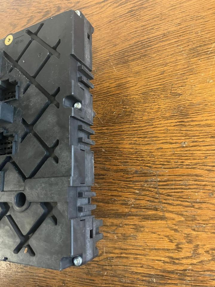 Mercedes Actros MP4 Single-SAM Sicherungskasten A0014463658 - Предохранитель для Грузовиков: фото 5 Mercedes Actros MP4 Single-SAM Sicherungskasten A0014463658 - Предохранитель для Грузовиков: фото 5