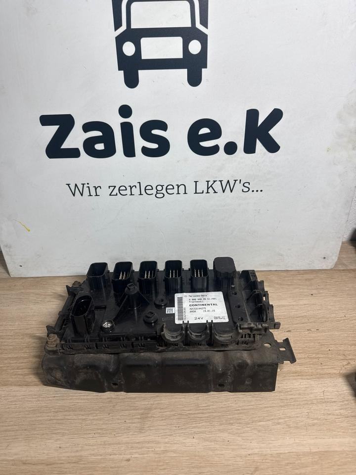Mercedes Frontmodul CONTINENTAL A0004462661 - Блок управления для Грузовиков: фото 1 Mercedes Frontmodul CONTINENTAL A0004462661 - Блок управления для Грузовиков: фото 1