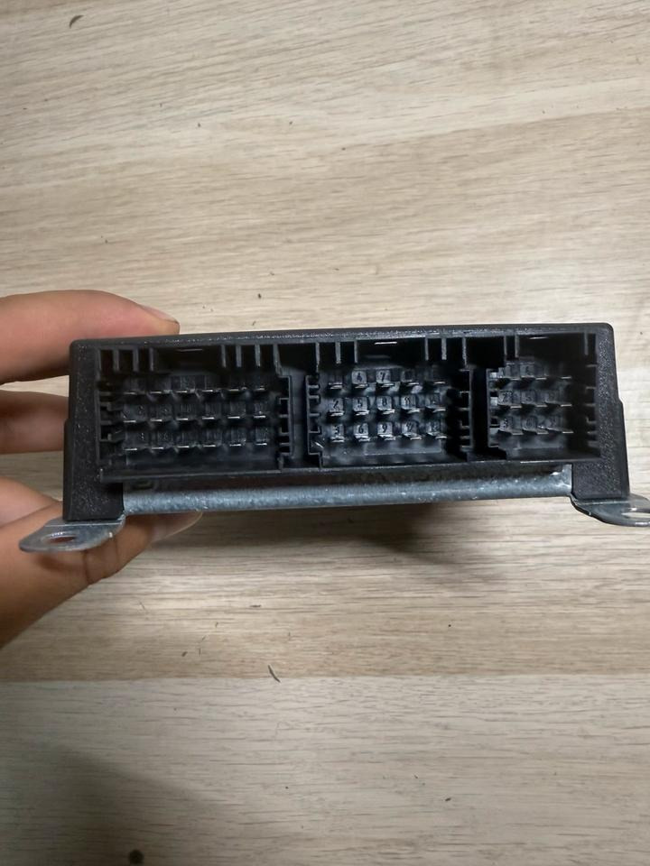 SCANIA ECAS 6x2 / BUS Steuergerät 1851677 - Блок управления для Автобусов: фото 4 SCANIA ECAS 6x2 / BUS Steuergerät 1851677 - Блок управления для Автобусов: фото 4