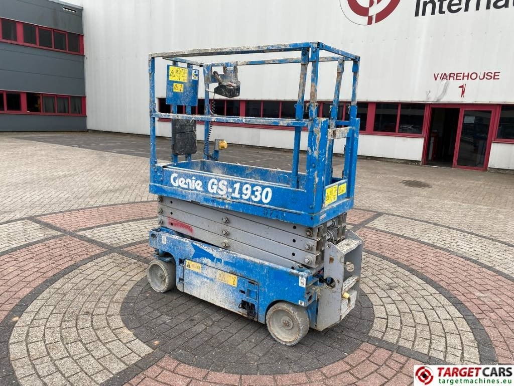 Genie GS-1932 Electric Scissor Work Lift 779cm - Ножничный подъемник: фото 3 Genie GS-1932 Electric Scissor Work Lift 779cm - Ножничный подъемник: фото 3