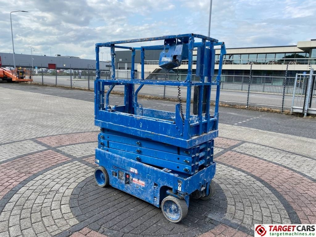 Genie GS-1932 Electric Scissor Work Lift 779cm - Ножничный подъемник: фото 2 Genie GS-1932 Electric Scissor Work Lift 779cm - Ножничный подъемник: фото 2
