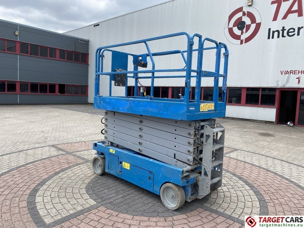 Genie GS-4047 Electric 4047 Scissor Work Lift 1389cm - Ножничный подъемник: фото 4 Genie GS-4047 Electric 4047 Scissor Work Lift 1389cm - Ножничный подъемник: фото 4