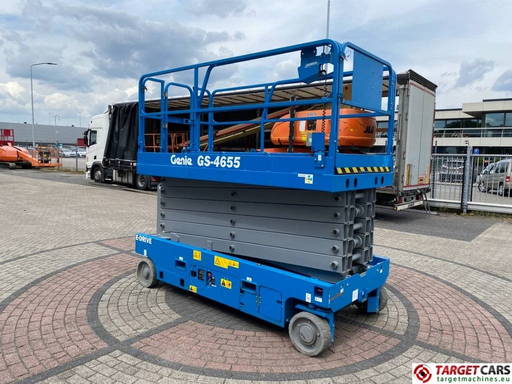 Genie GS-4655 Electric E-Drive Scissor Work Lift 1595cm - Ножничный подъемник: фото 2 Genie GS-4655 Electric E-Drive Scissor Work Lift 1595cm - Ножничный подъемник: фото 2