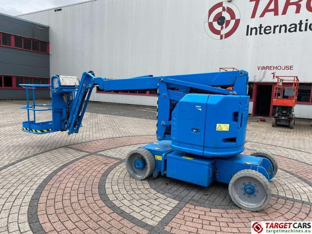 Genie Z-34/22N Electric Articulated Boom Work Lift 152cm  - Коленчатый подъемник: фото 4 Genie Z-34/22N Electric Articulated Boom Work Lift 152cm  - Коленчатый подъемник: фото 4
