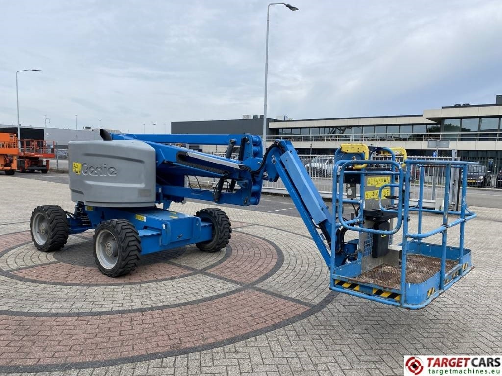 Genie Z-45/25J Diesel 4x4 Articulated Boom Lift 1605cm - Коленчатый подъемник: фото 2 Genie Z-45/25J Diesel 4x4 Articulated Boom Lift 1605cm - Коленчатый подъемник: фото 2