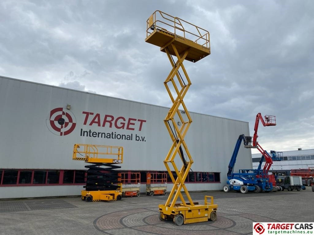 Ножничный подъемник Haulotte Compact 10 Electric Scissor Work Lift 1015cm: фото 6