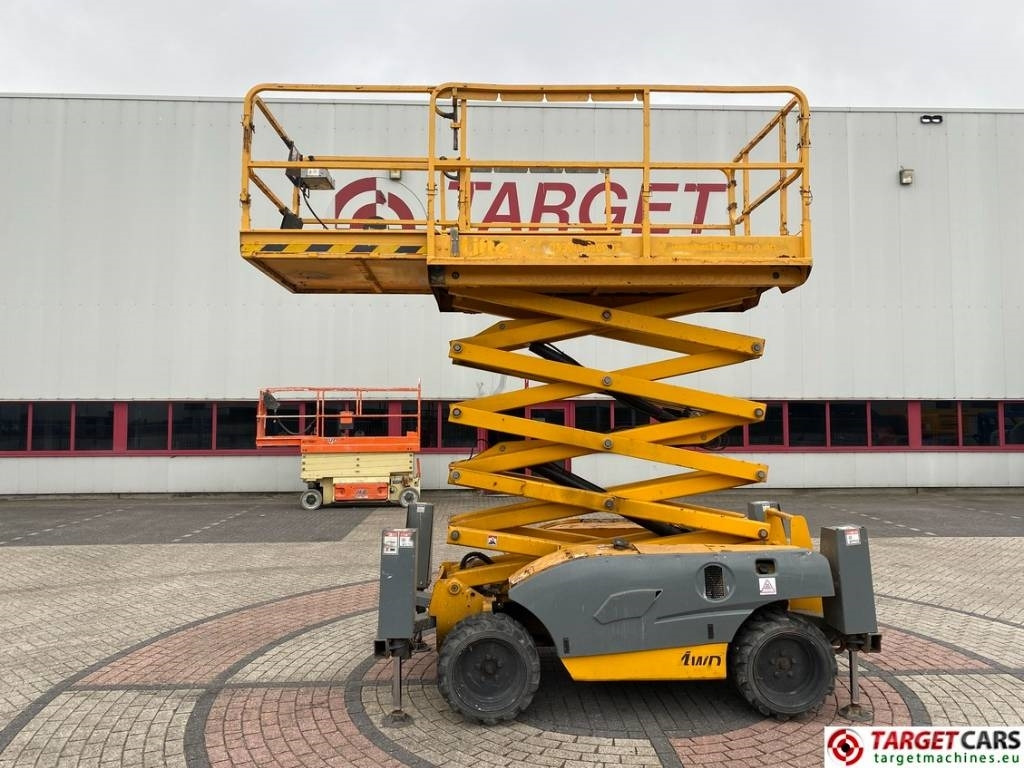 Haulotte Compact 12DX Diesel 4x4 Scissor Work Lift 1206cm  - Ножничный подъемник: фото 5 Haulotte Compact 12DX Diesel 4x4 Scissor Work Lift 1206cm  - Ножничный подъемник: фото 5