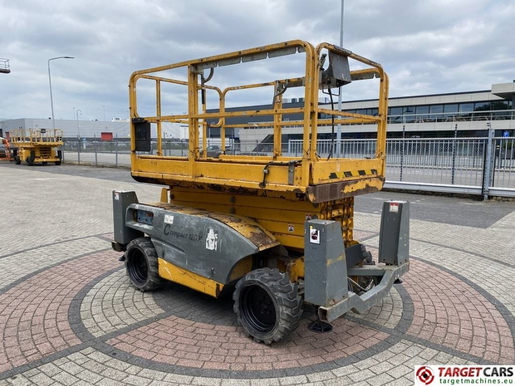 Haulotte Compact 12DX Diesel 4x4 Scissor Work Lift 1206cm - Ножничный подъемник: фото 2 Haulotte Compact 12DX Diesel 4x4 Scissor Work Lift 1206cm - Ножничный подъемник: фото 2
