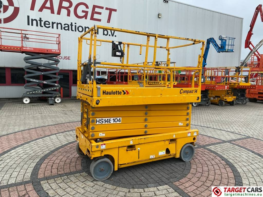 Haulotte Compact 14 Electric Scissor Work lift 1385cm - Ножничный подъемник: фото 1 Haulotte Compact 14 Electric Scissor Work lift 1385cm - Ножничный подъемник: фото 1
