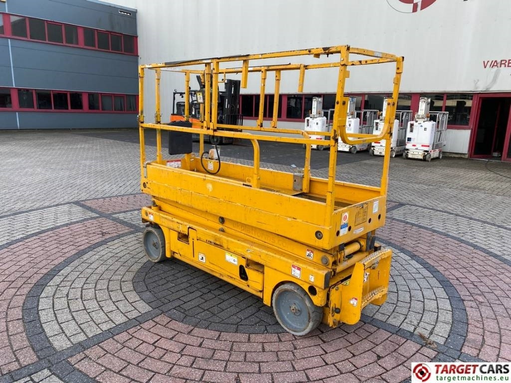 Haulotte Compact 8 Elecftric Scissor Work Lift 818cm - Ножничный подъемник: фото 4 Haulotte Compact 8 Elecftric Scissor Work Lift 818cm - Ножничный подъемник: фото 4