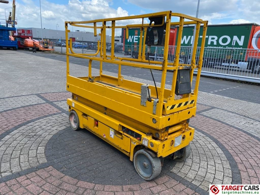 Haulotte Compact 8 Electric Scissor Work Lift 818cm - Ножничный подъемник: фото 2 Haulotte Compact 8 Electric Scissor Work Lift 818cm - Ножничный подъемник: фото 2