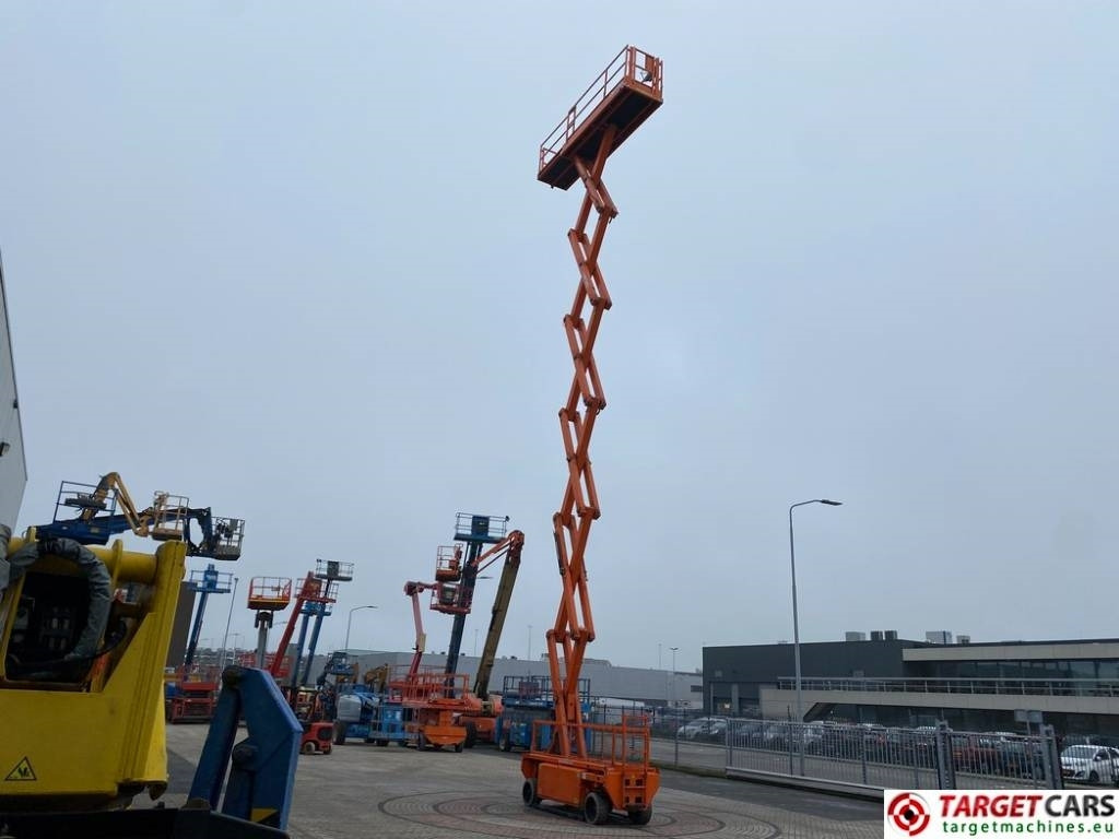 Ножничный подъемник Holland Lift CombiStar N165EL12 Electric Scissor WorkLift 18.5M: фото 7