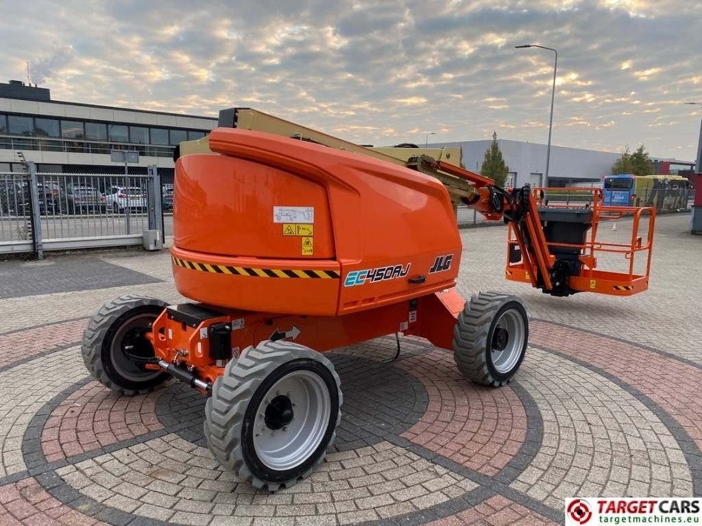 JLG EC450AJ Lithium-Ion Articulated Boom Lift 1572cm - Коленчатый подъемник: фото 3 JLG EC450AJ Lithium-Ion Articulated Boom Lift 1572cm - Коленчатый подъемник: фото 3