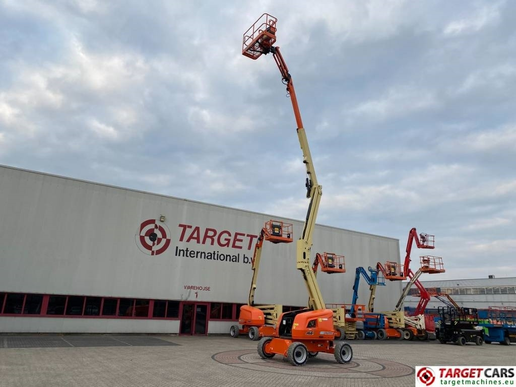 JLG EC450AJ Lithium-Ion Articulated Boom Lift 1572cm - Коленчатый подъемник: фото 5 JLG EC450AJ Lithium-Ion Articulated Boom Lift 1572cm - Коленчатый подъемник: фото 5